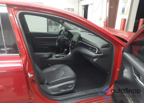 2021 Toyota Camry Xse Hybrid z USA, uszkodzony, nr VIN 4T1K31AK4MU031364